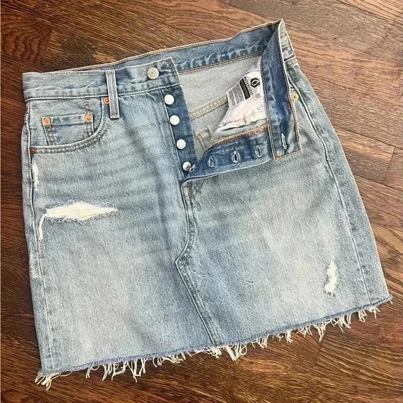 Levi’s + Free People Deconstructed Denim High Waisted Skirt sz 28 - Picture 3 of 8